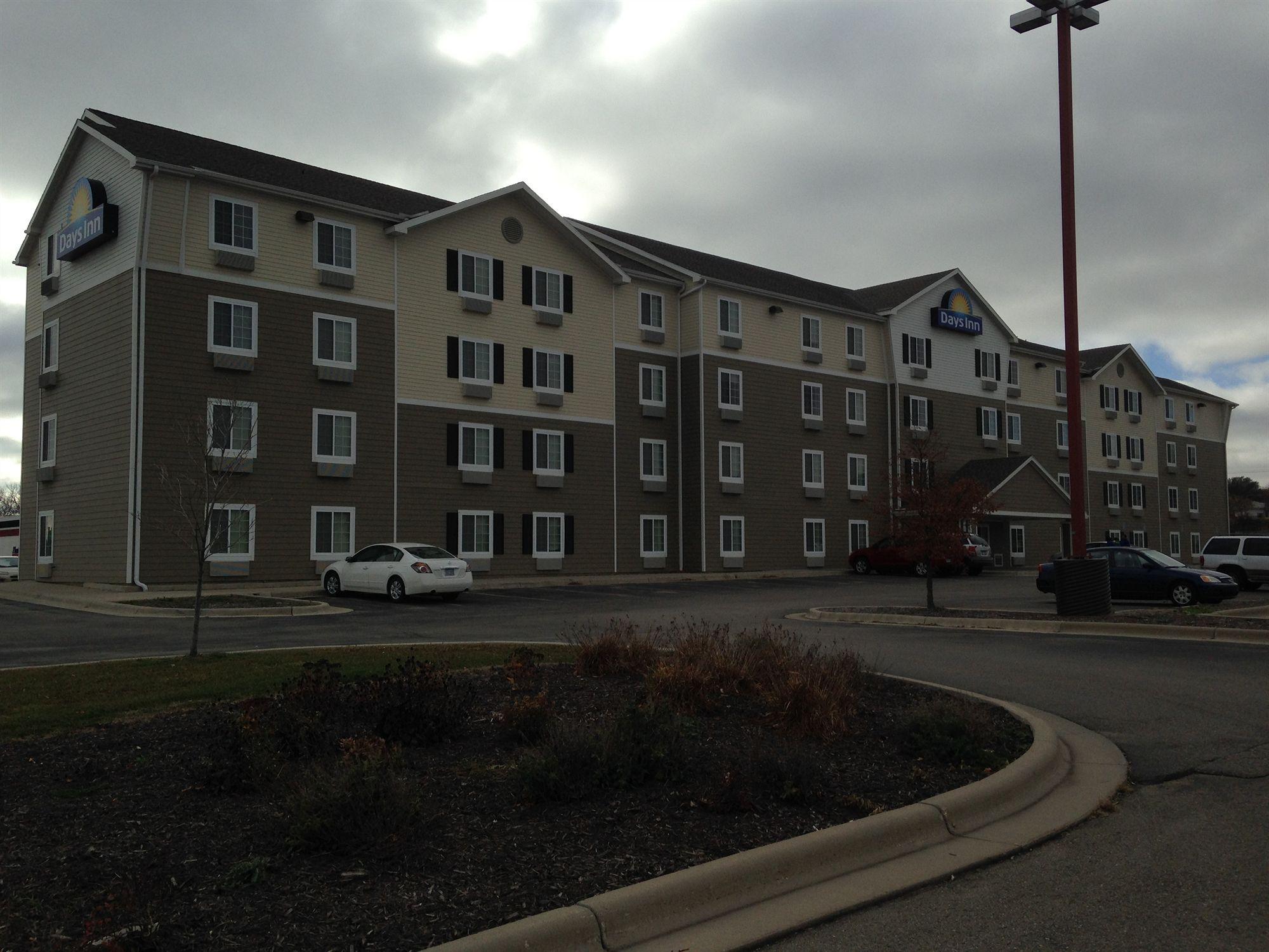 Days Inn & Suites By Wyndham Rochester South Dış mekan fotoğraf