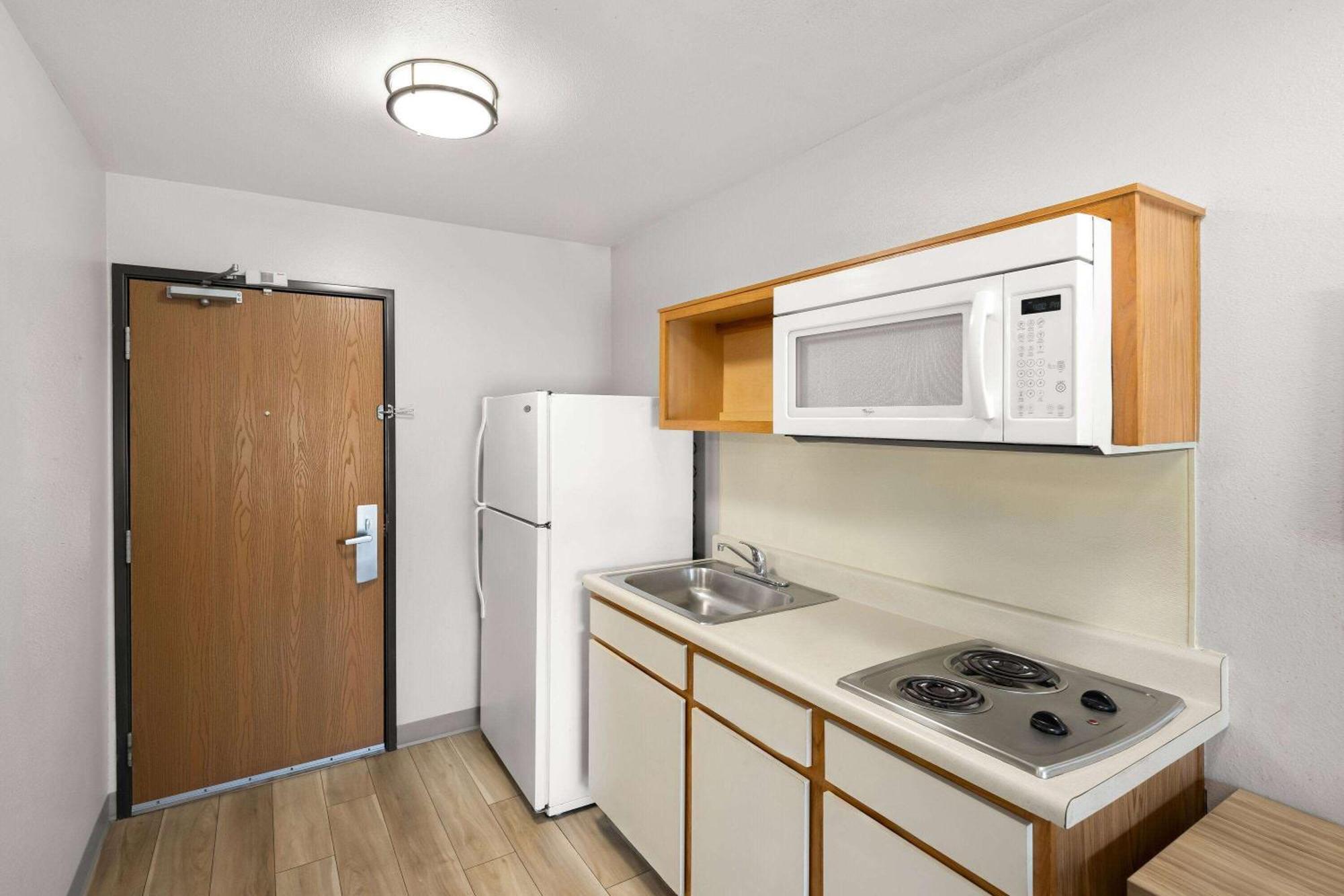Days Inn & Suites By Wyndham Rochester South Dış mekan fotoğraf