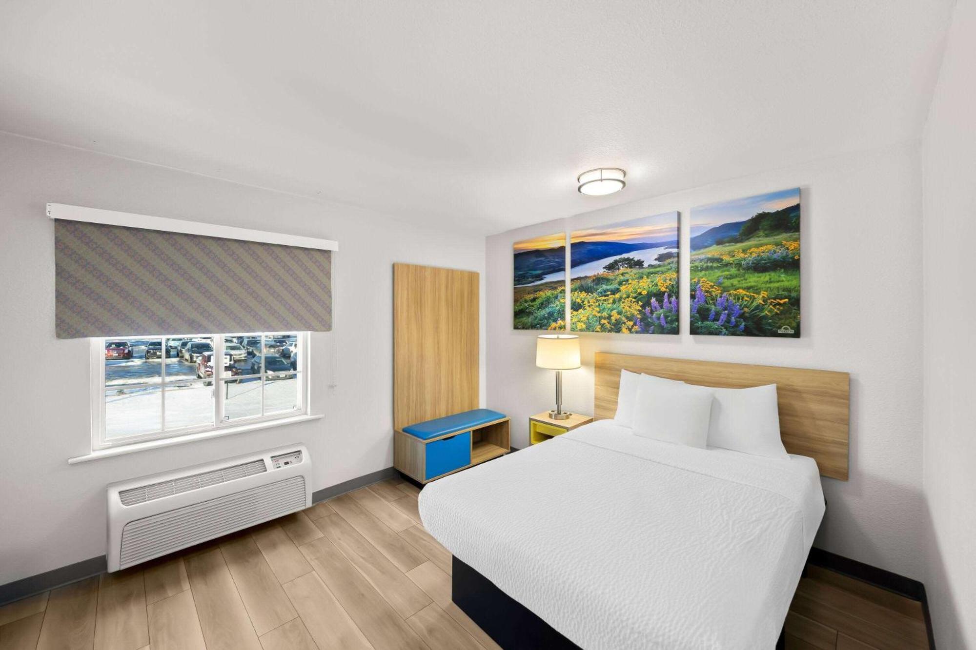 Days Inn & Suites By Wyndham Rochester South Dış mekan fotoğraf