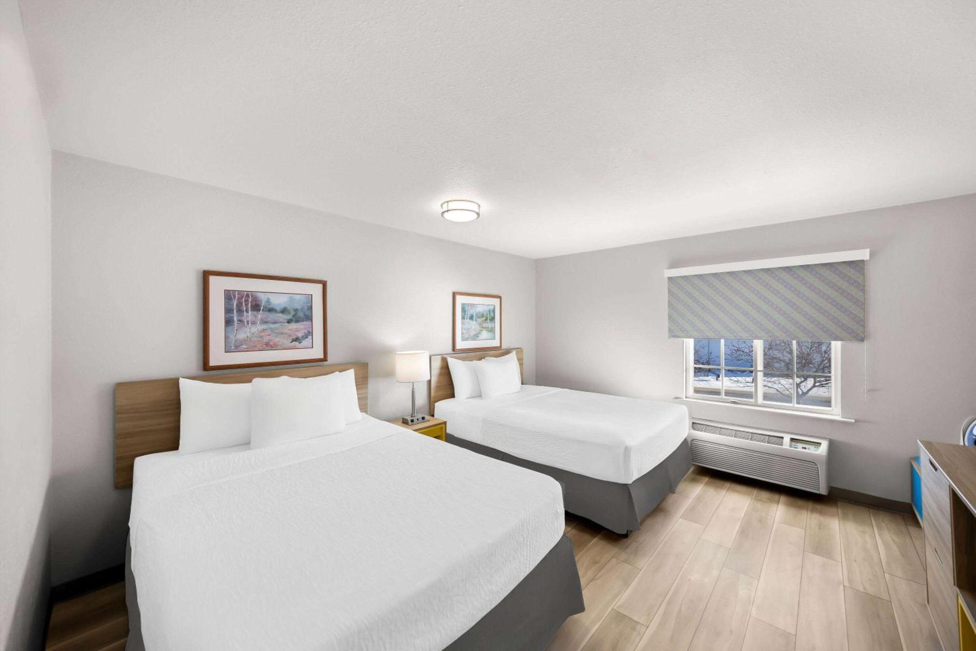 Days Inn & Suites By Wyndham Rochester South Dış mekan fotoğraf