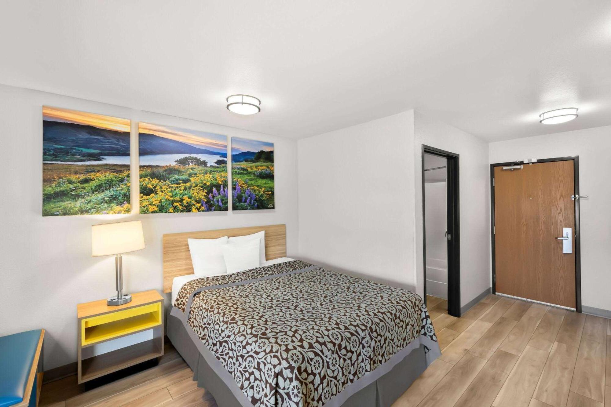 Days Inn & Suites By Wyndham Rochester South Dış mekan fotoğraf