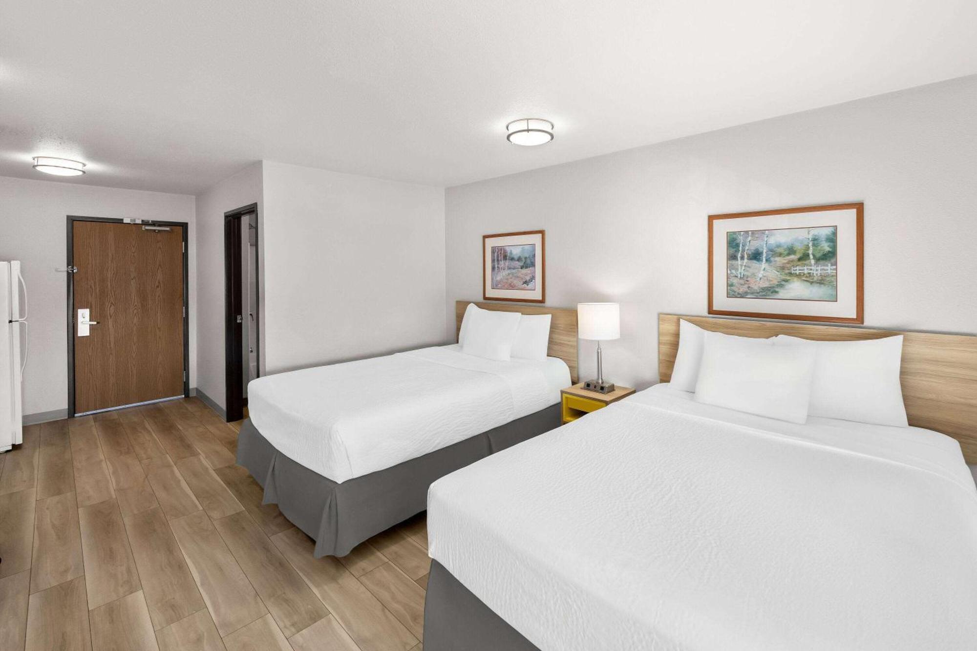 Days Inn & Suites By Wyndham Rochester South Dış mekan fotoğraf