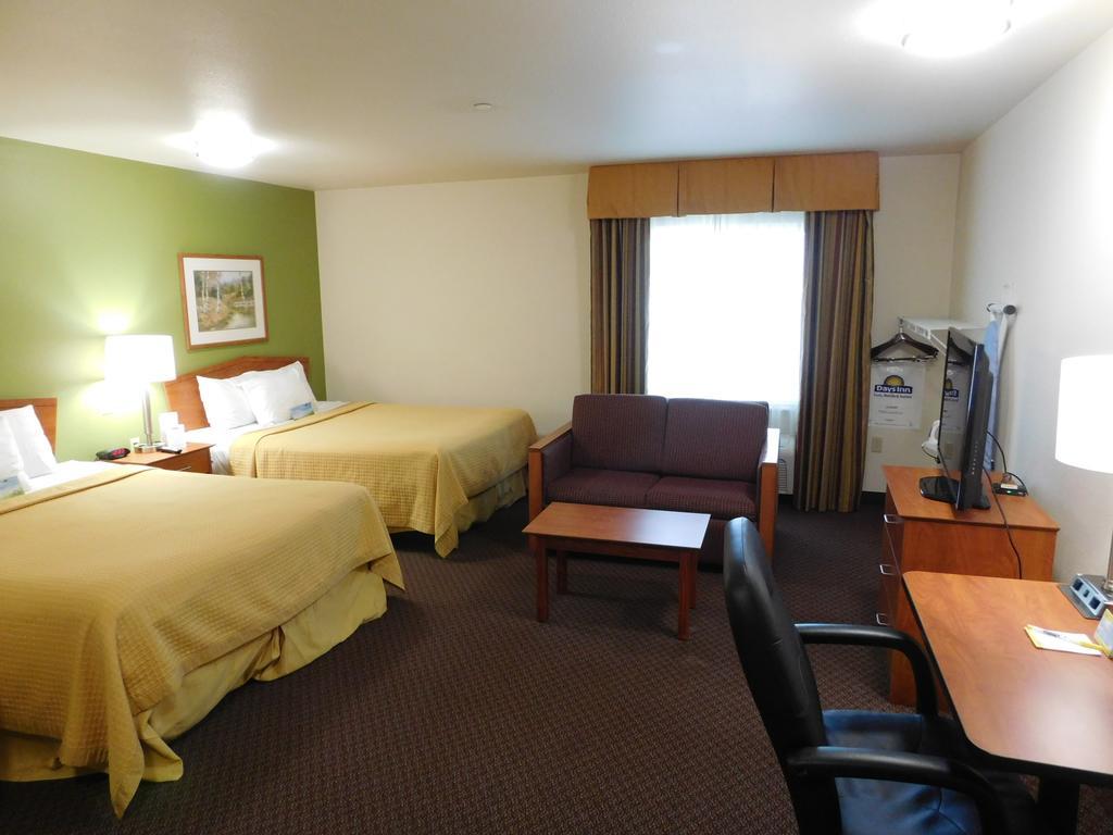 Days Inn & Suites By Wyndham Rochester South Dış mekan fotoğraf