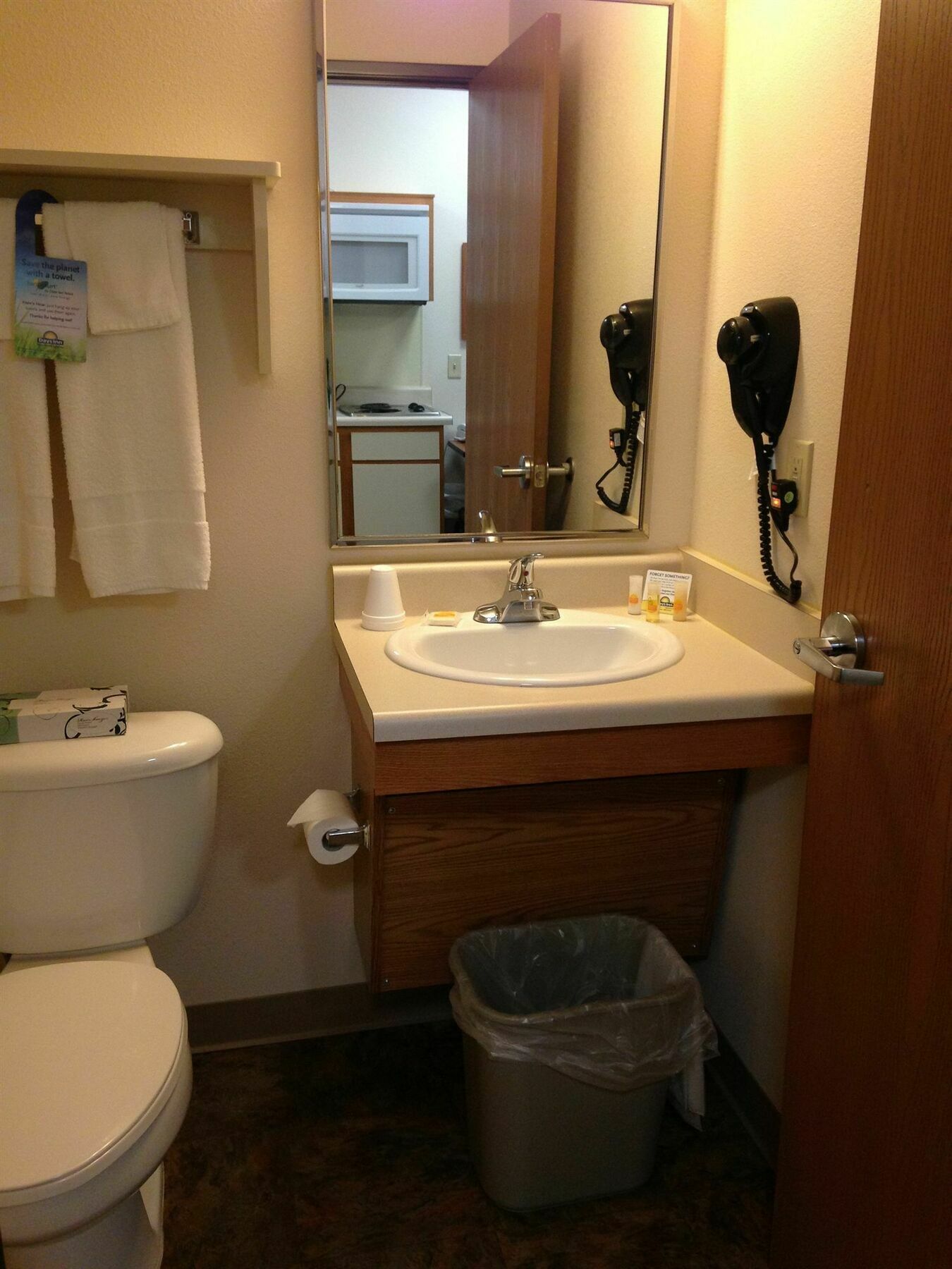 Days Inn & Suites By Wyndham Rochester South Dış mekan fotoğraf