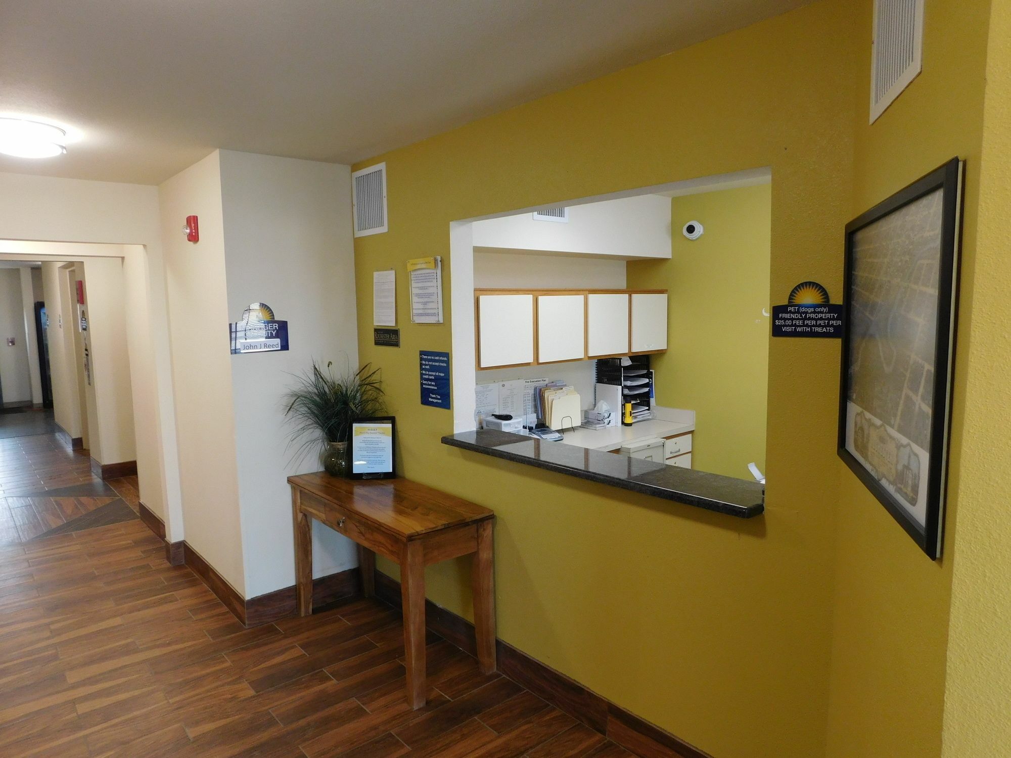 Days Inn & Suites By Wyndham Rochester South Dış mekan fotoğraf