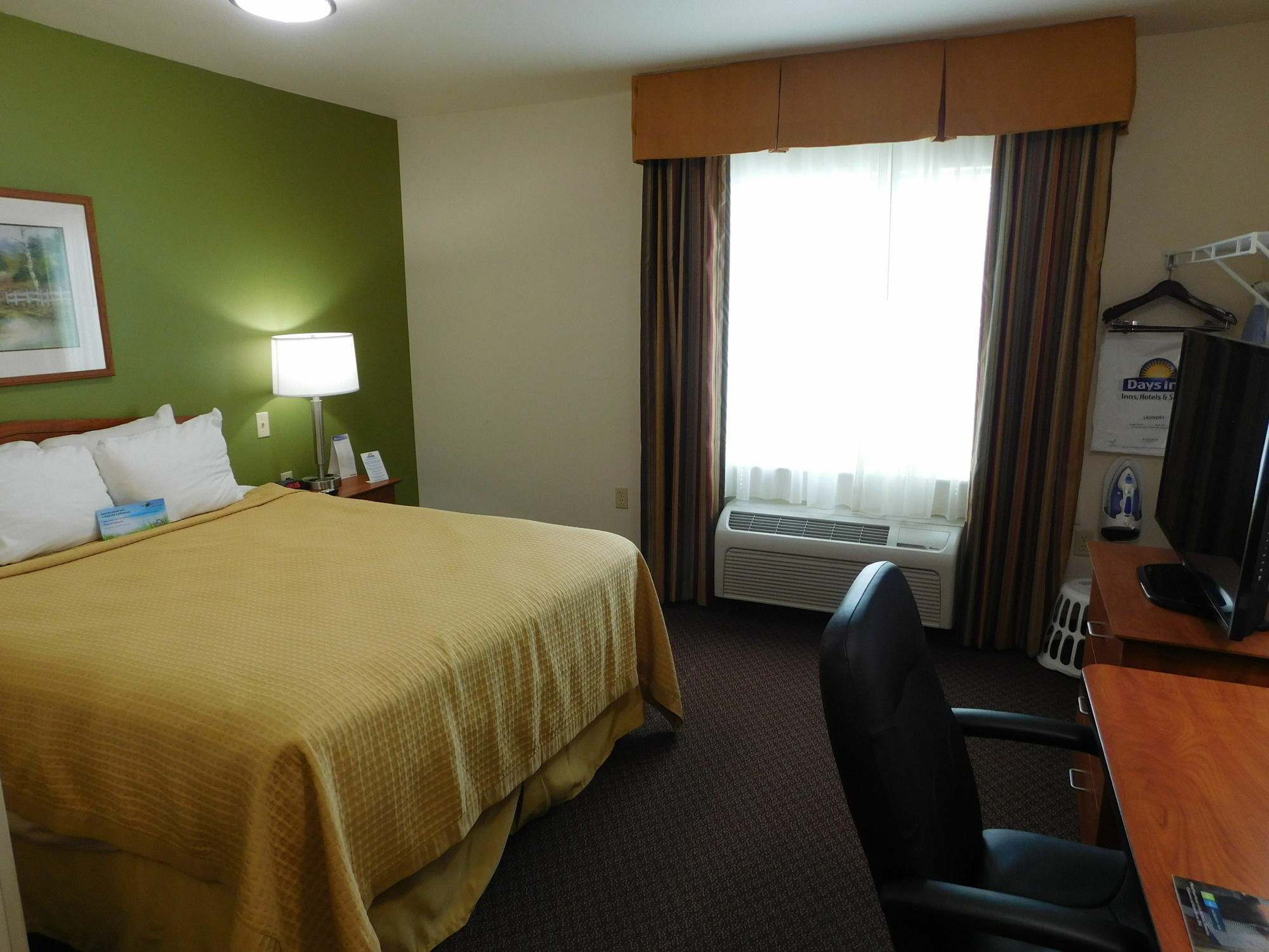 Days Inn & Suites By Wyndham Rochester South Dış mekan fotoğraf