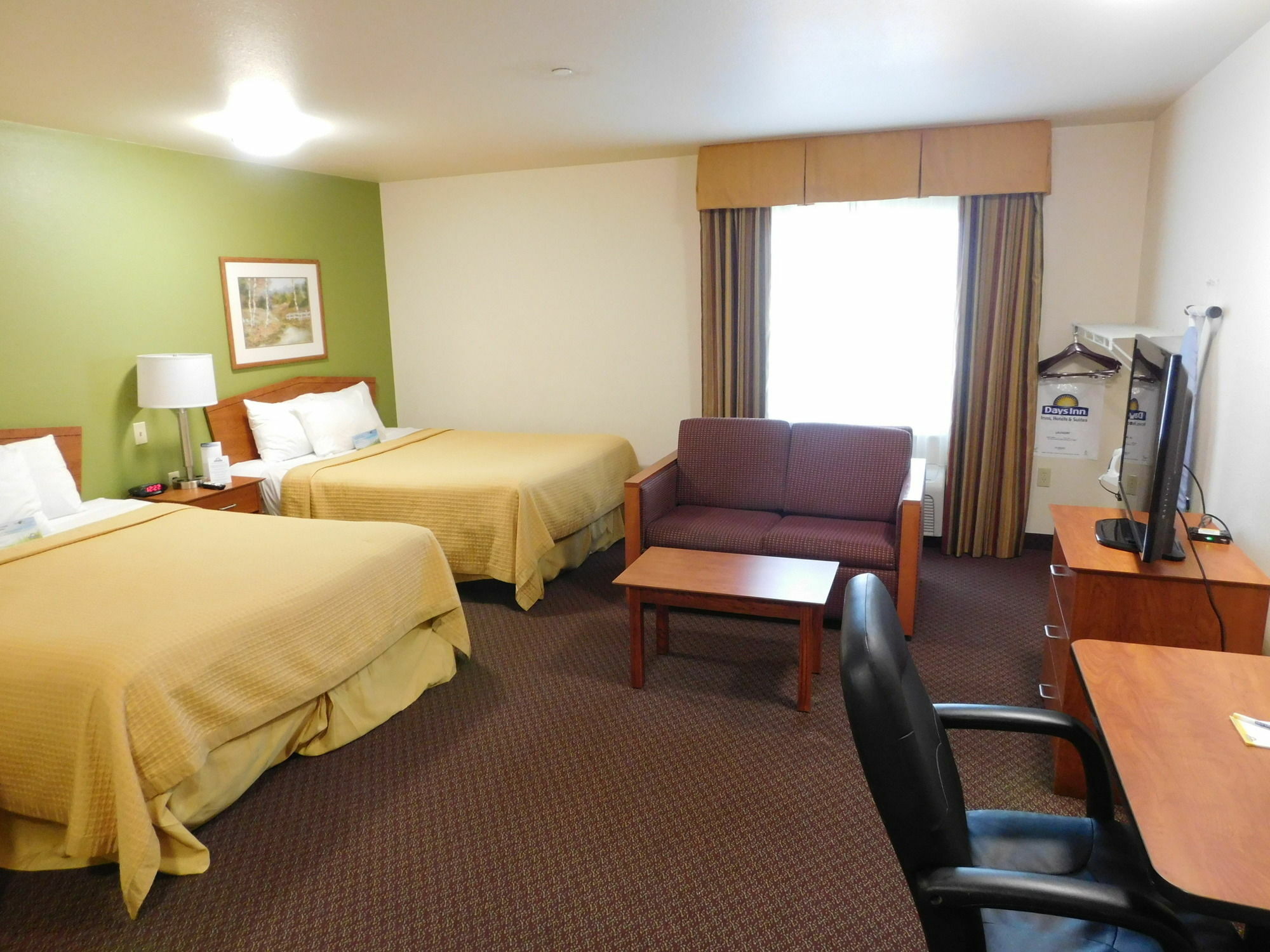 Days Inn & Suites By Wyndham Rochester South Dış mekan fotoğraf