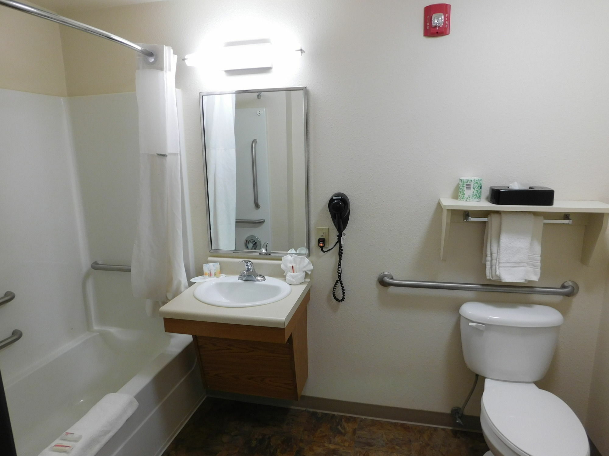 Days Inn & Suites By Wyndham Rochester South Dış mekan fotoğraf