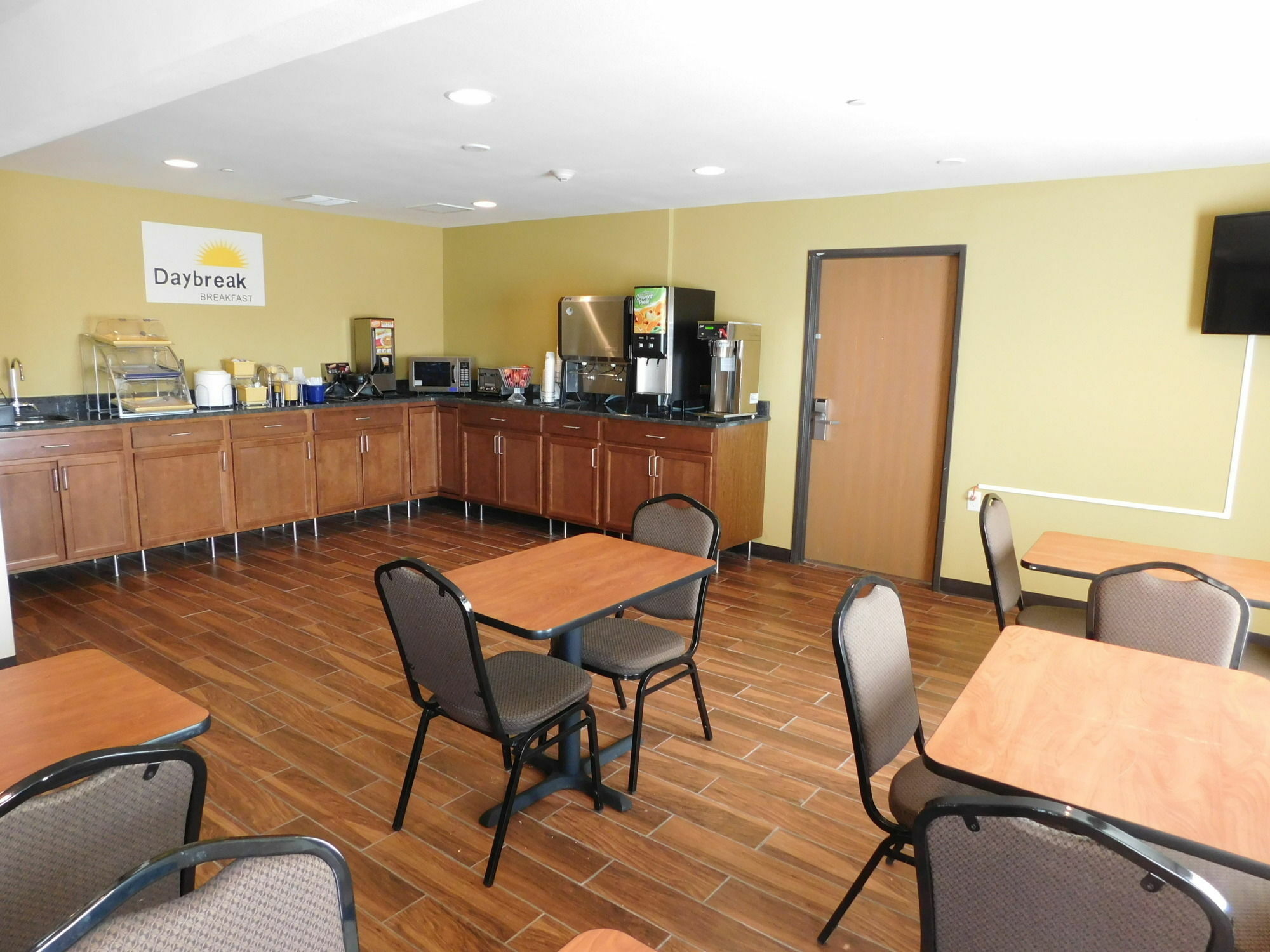 Days Inn & Suites By Wyndham Rochester South Dış mekan fotoğraf